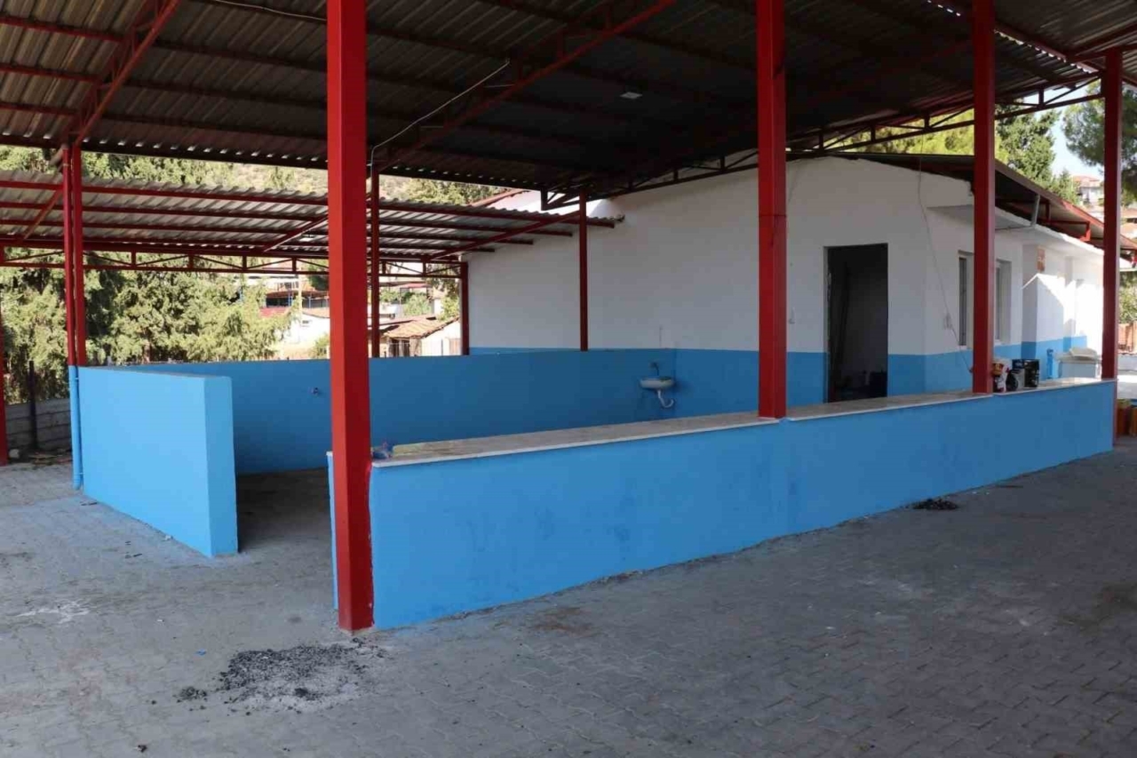 Bozdoğan Belediyesi sosyal tesislerde yenileme çalışmalarına devam ediyor 1 bozdogan belediyesi sosyal tesislerde yenileme calismalarina devam ediyor 5603b7e07af0