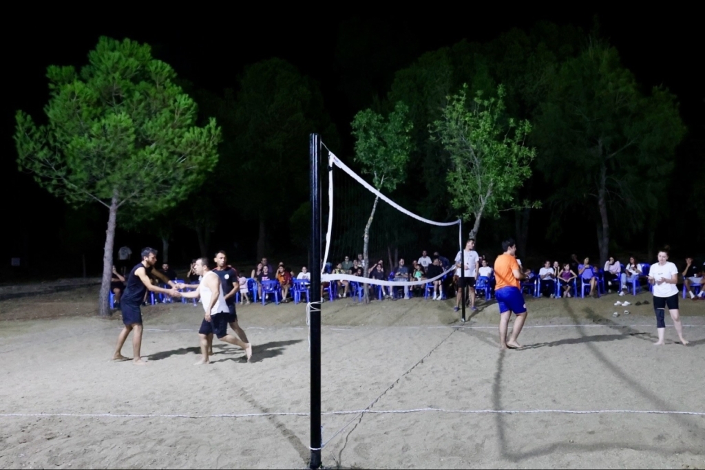 Çine’de sokak voleybolu turnuvası başladı 8 çine'de sokak voleybolu turnuvası
