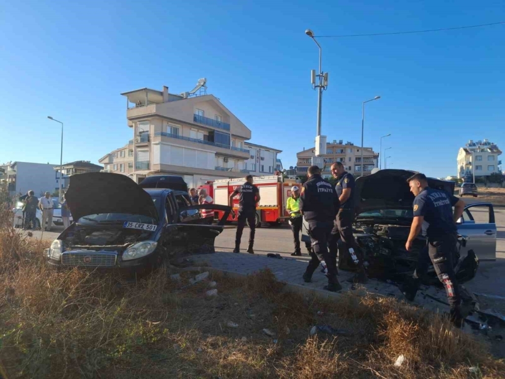 didimde trafik kazasi 1i agir 5 yarali f846fa16de3d