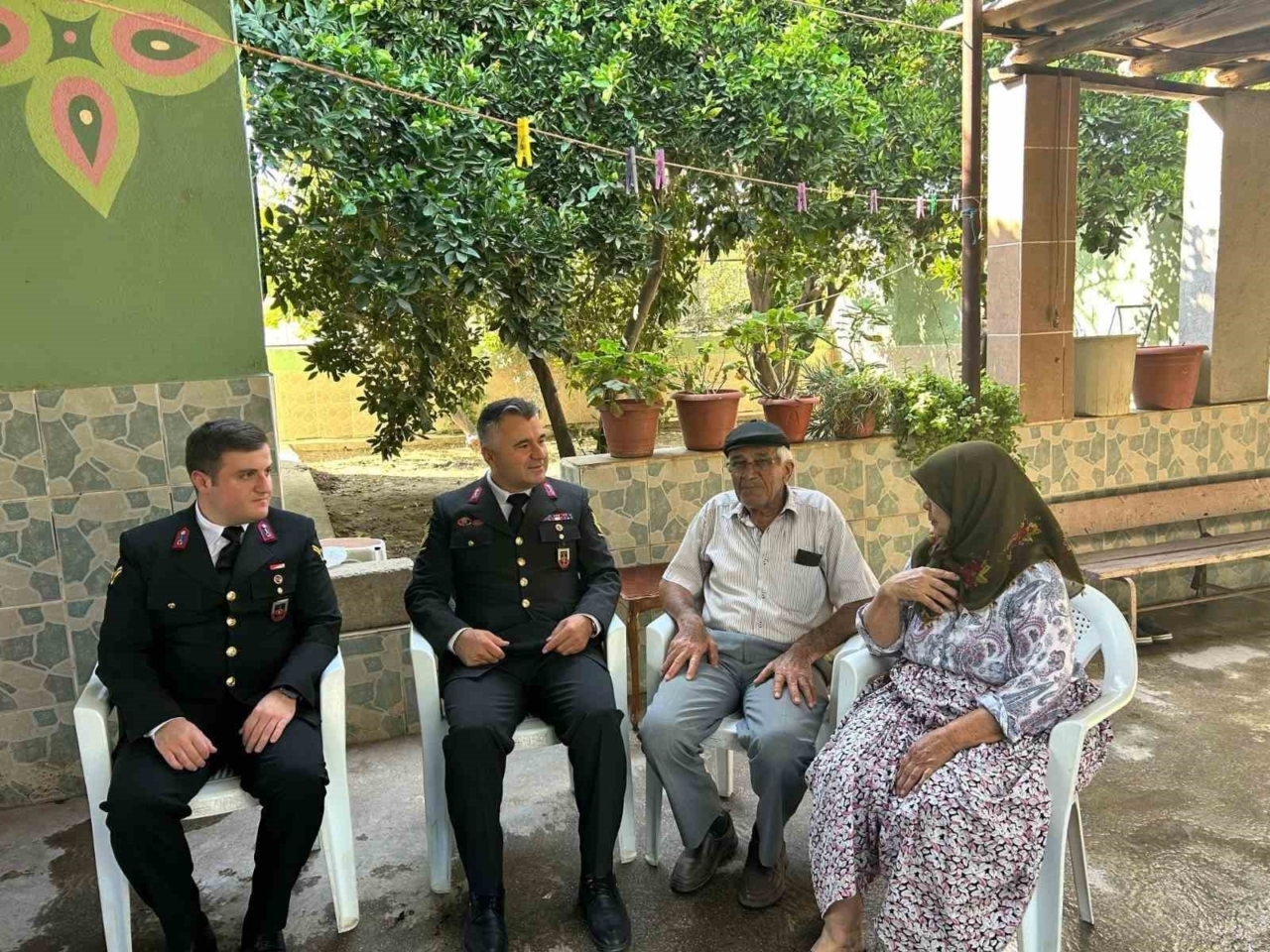 jandarma sehit ailelerini unutmadi 9f72c066aa9d