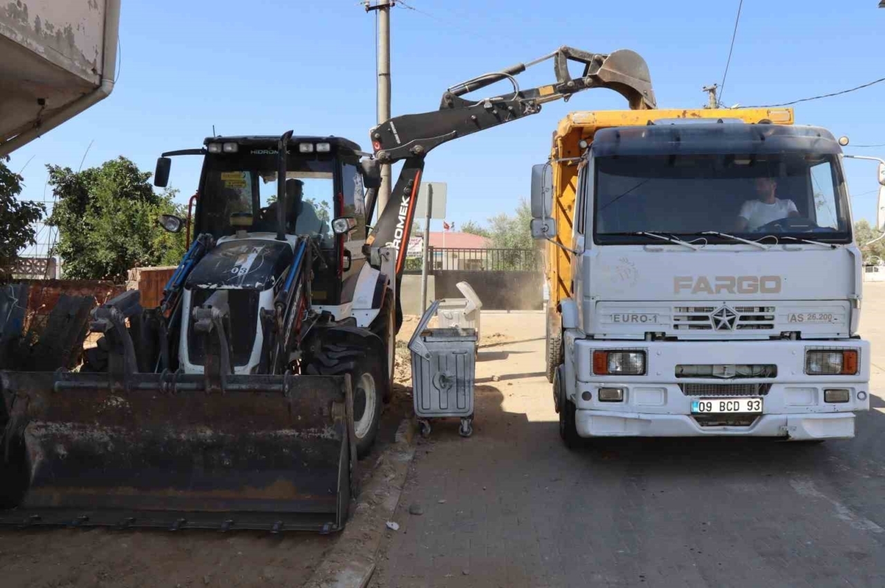Nazilli Belediyesi Dallıca’da kaldırımları yeniliyor