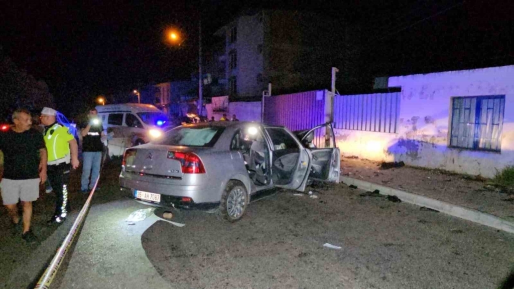 Nazilli’de çarpışan otomobiller hurdaya döndü: 8 yaralı 5 nazillide carpisan otomobiller hurdaya dondu 8 yarali 4c908205f074
