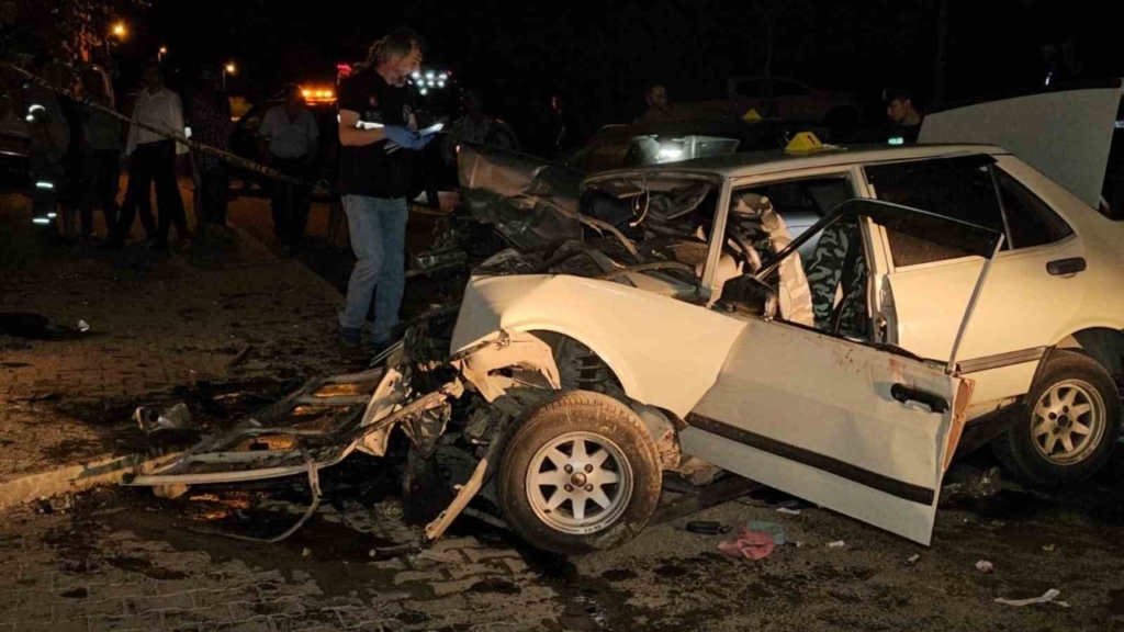 Nazilli’de çarpışan otomobiller hurdaya döndü: 8 yaralı 4 nazillide carpisan otomobiller hurdaya dondu 8 yarali b99df645650b