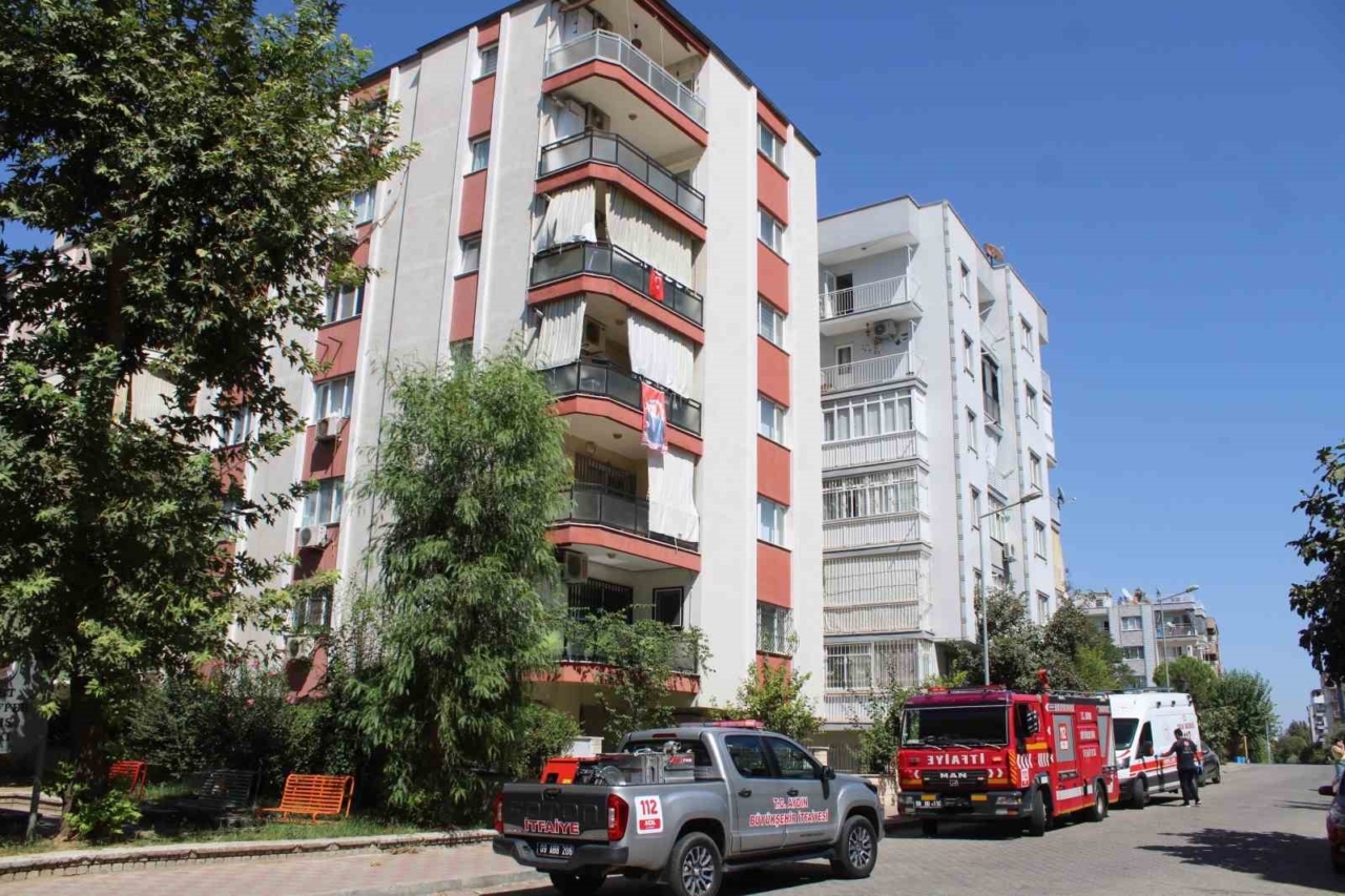 Efeler’de Çıkan Yangın Büyümeden Söndürüldü