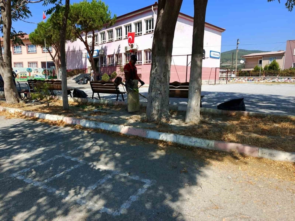 Söke Belediyesi’nden okullarda temizlik seferberliği 6 soke belediyesinden okullarda temizlik seferberligi c61c348deeed