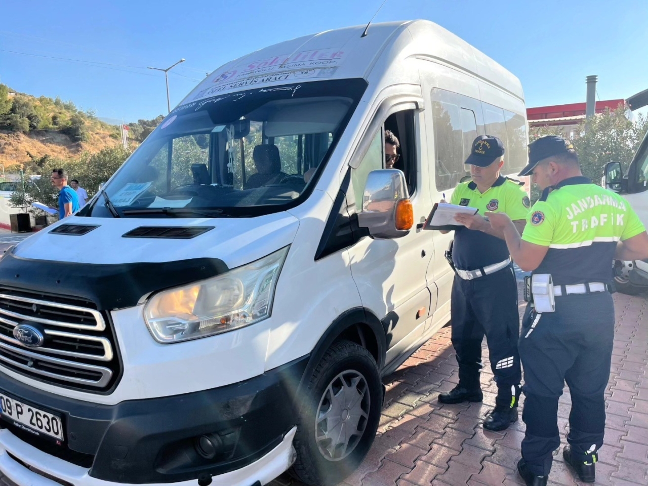 Söke’de okul servis araçlarına sıkı denetim 3 Söke’de okul servis araçlarına sıkı denetim