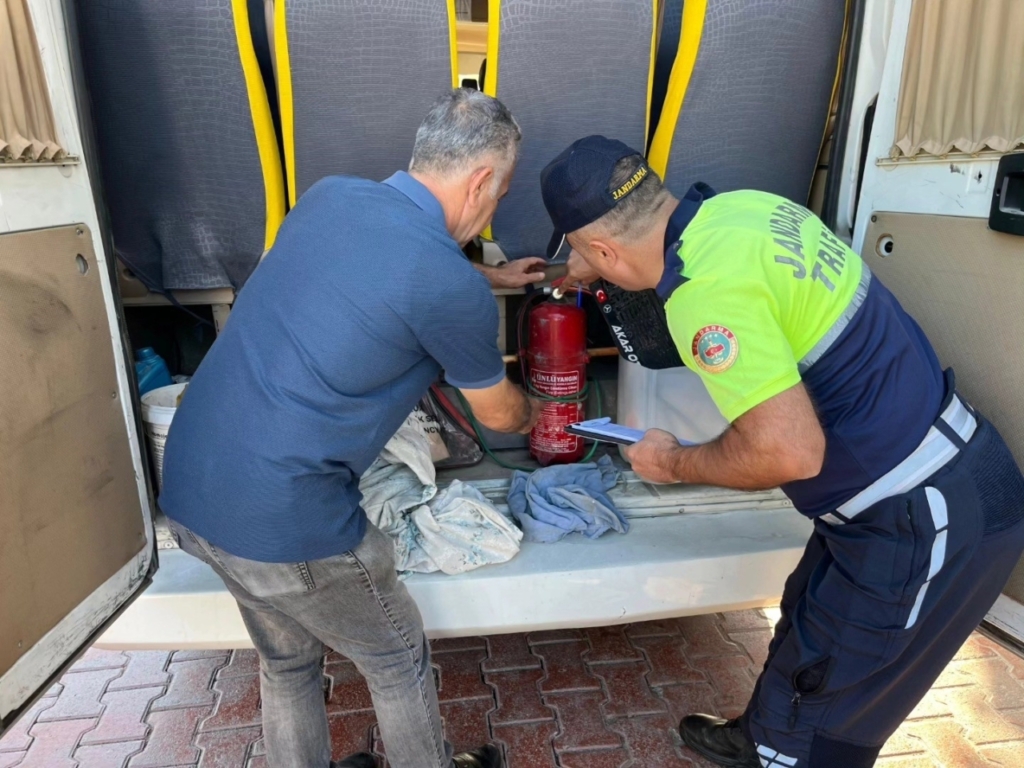 sokede okul servis araclarina siki denetim 8222f705c4f8