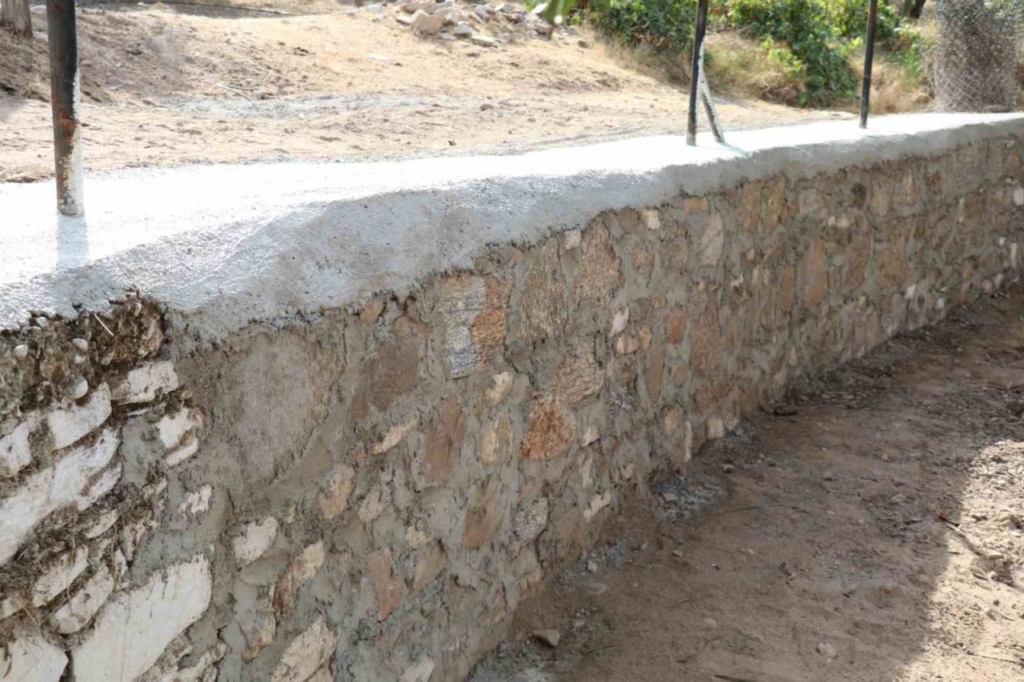 Bozdoğan Çamlıdere’de köy içi yollar ve okul çevre duvarları yenilendi 13 camliderede koy ici yollar ve okul cevre duvarlari yenilendi 5fa35d5b2f6d