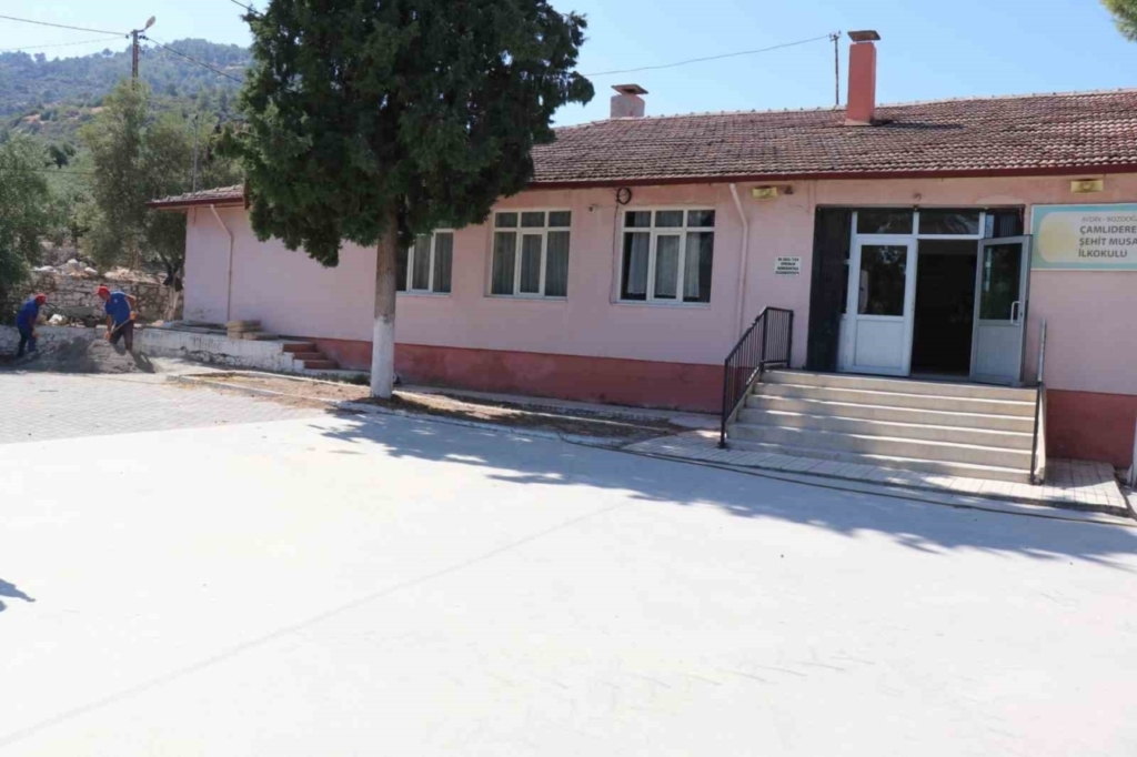 Bozdoğan Çamlıdere’de köy içi yollar ve okul çevre duvarları yenilendi 9 camliderede koy ici yollar ve okul cevre duvarlari yenilendi aacb3de9f17c
