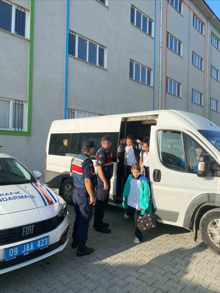 incirliovada okul servis araclari denetlendi 394401707236