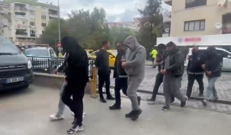 Kuşadası’nda eş zamanlı fuhuş operasyonu: 5 tutuklama