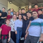 Liseli gençler, yaşlı çınarların saç bakımlarını yaptı