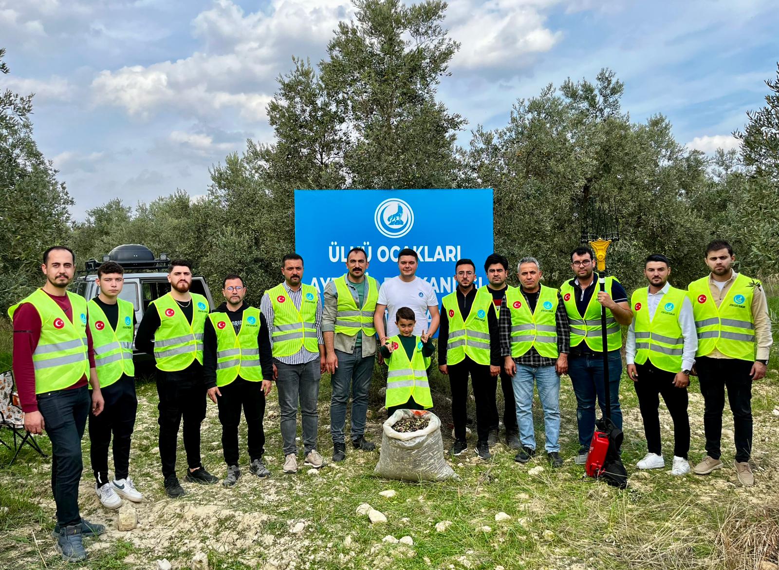 Ülkücüler Zeytin Hasadı Yaptı