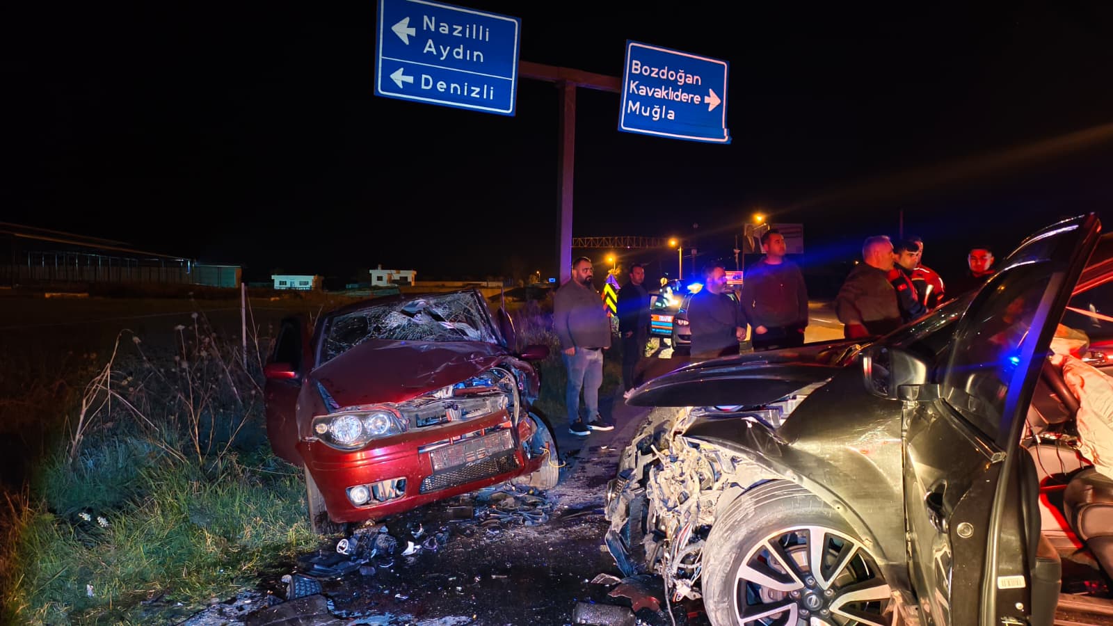 Bozdoğan’da Tabelalar Nedeniyle Kaza: 5 Yaralı