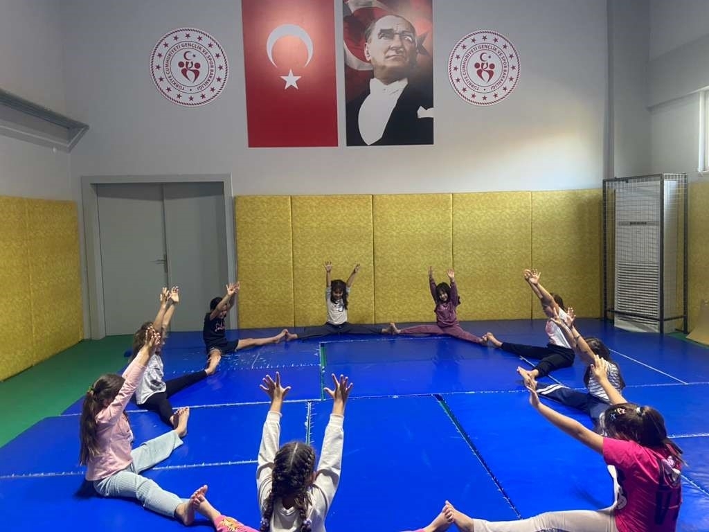 Aydın’da gençler hem sporu seviyor, hem de eğleniyor