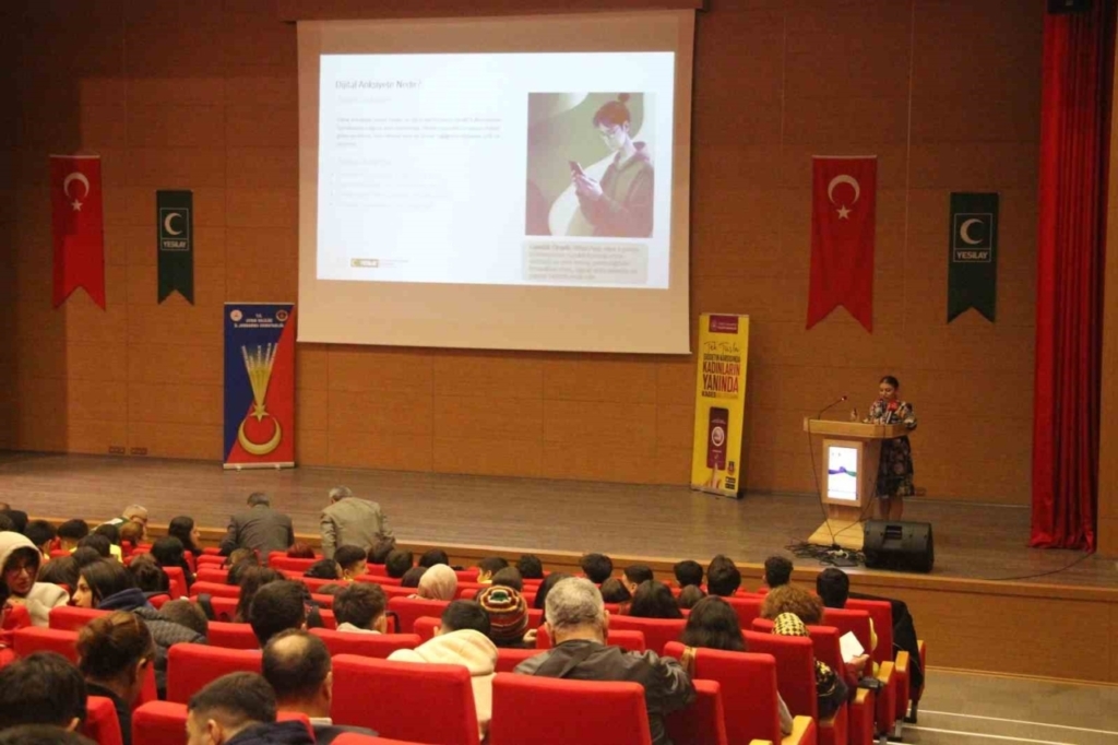 aydinda gencler icin siddetsiz ve bagimsiz gelecek bulusmasi gerceklestirildi cafc042f2bdc