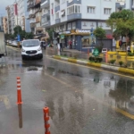 Aydın’da on beş dakika yağdı, yollar göle döndü