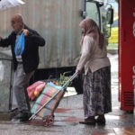Aydın’da on beş dakika yağdı, yollar göle döndü