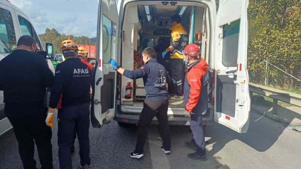 aydinda trafik kazasi 1 yarali 31d25b711249