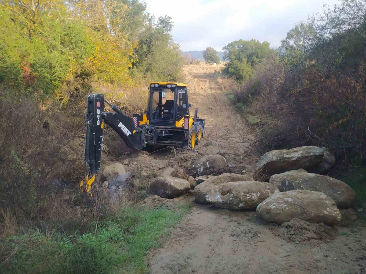bozdoganda arazi yollarinda calismalar suruyor 9997b64ae27f