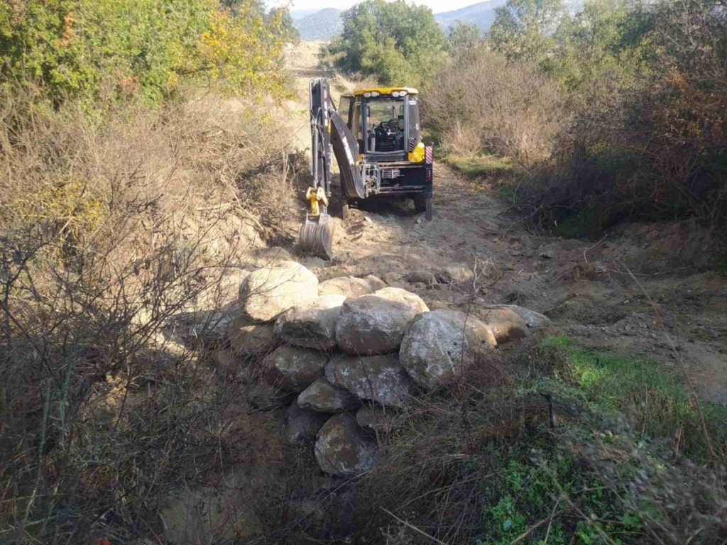 bozdoganda arazi yollarinda calismalar suruyor b8fa10f66fb8