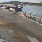 Direksiyon hakimiyeti kaybolan araç denize uçtu