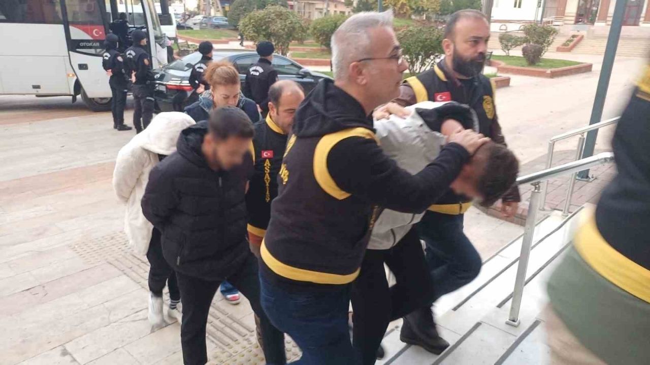 elektrikli arac markalarinin adini kullanilarak acilan sahte sirketlere operasyon 7 tutuklama e2b6d3ff26e7