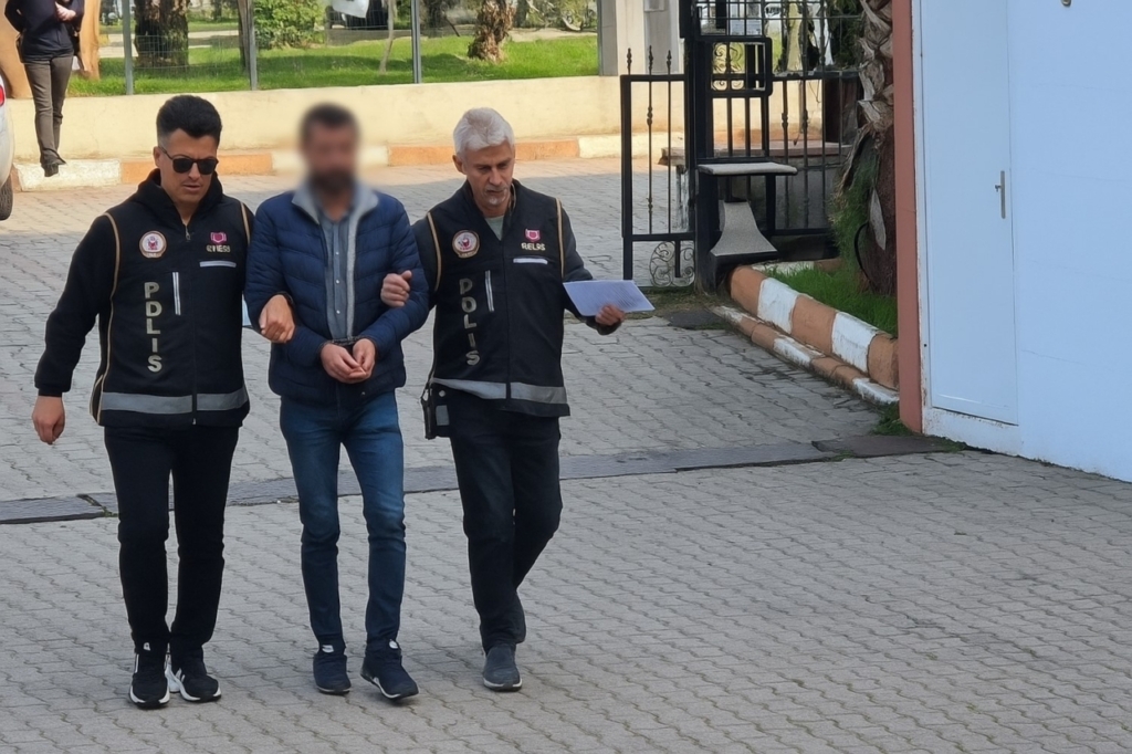 market onunde isletmeciyi bicaklayan zanli kisa surede yakalanip tutuklandi 580a43b796fd