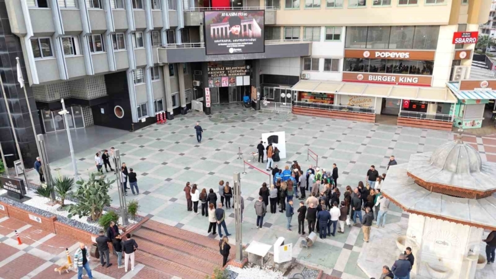 nazillide 750 personel ataturk portresi yapti 245ce9790b9e