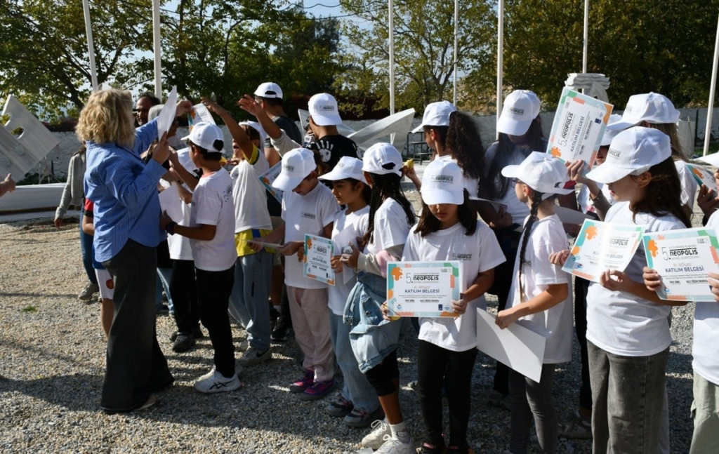 neopolis kucuk heykeltiraslari misafir etti b88c1c62bdb3