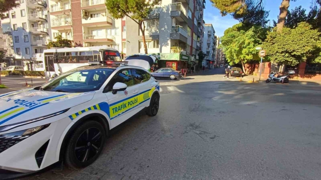 otomobil ile motosiklet carpisti 1 yarali ea7e4b65823d