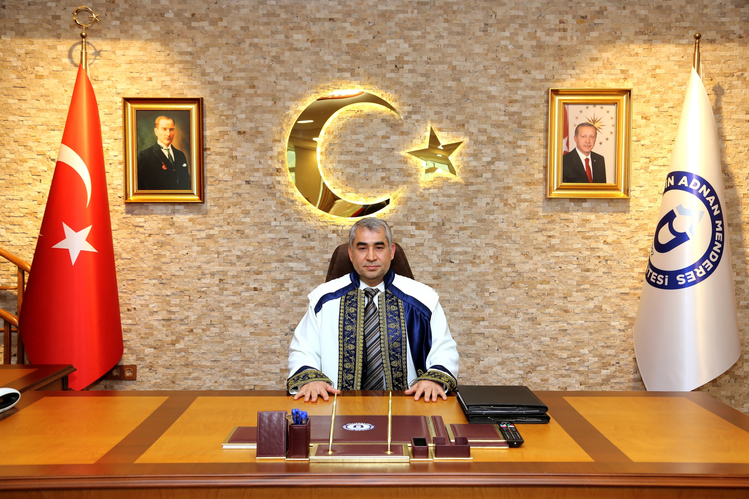 Çocukluğunun geçtiği şehre vefa: Rektör Bülent Kent’ten Aydın’a iz bırakan iki yıl