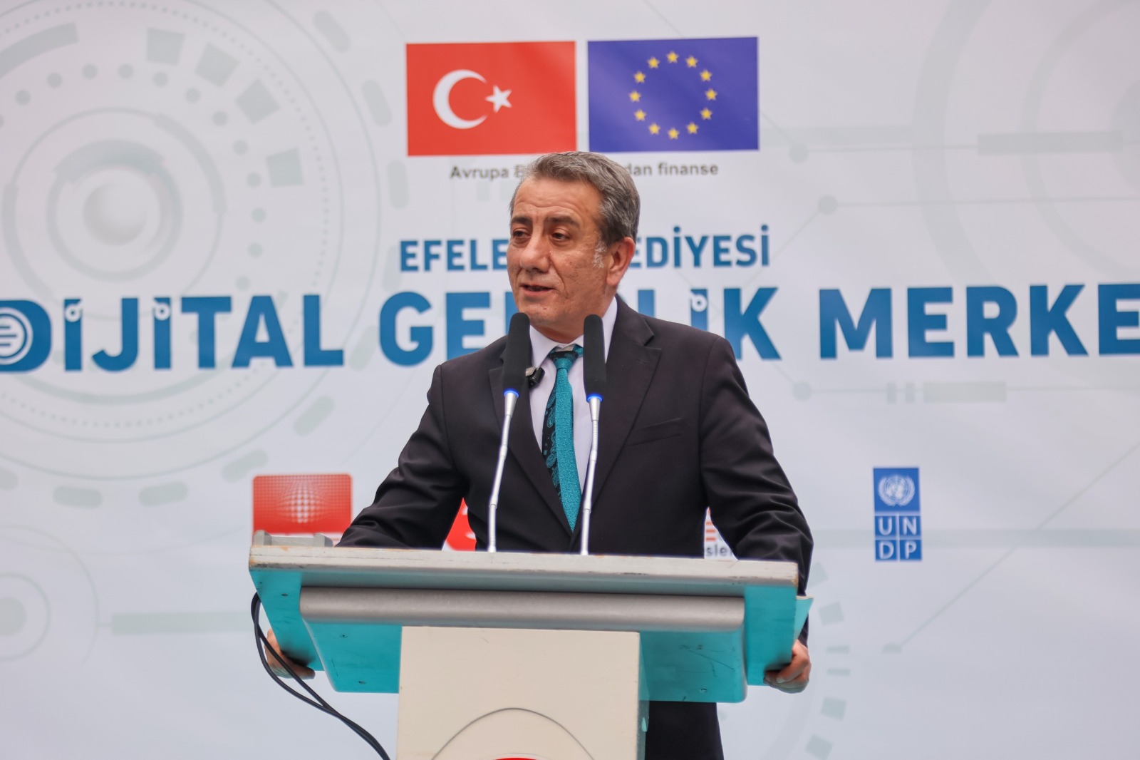BAŞKAN YETİŞKİN’DEN GENÇLERE DEV HİZMET