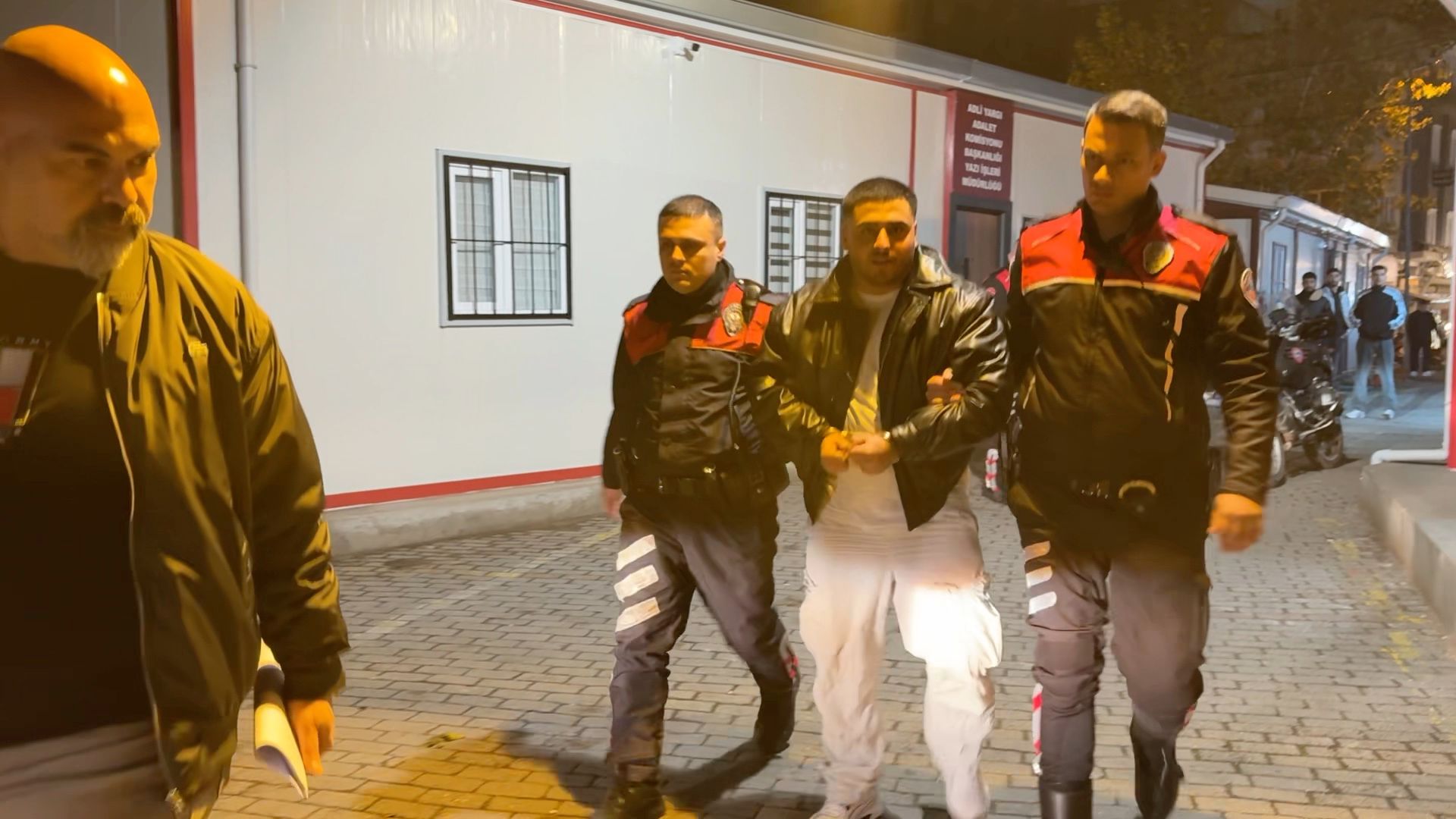Adana ve İstanbul’dan kaçıp Aydın’da mangalda yakalandı