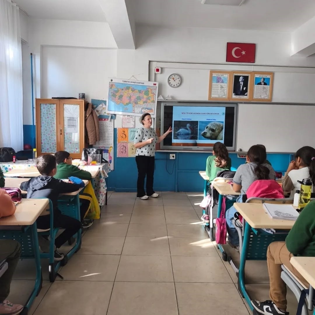 Aydınlı Gençler Doğanın İzinde