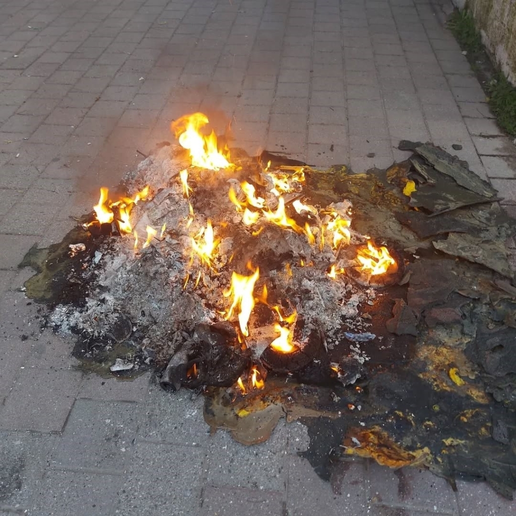 baskan zencirci uyarmisti bu kez cop konteynerini atese verdiler d50d3da8565b