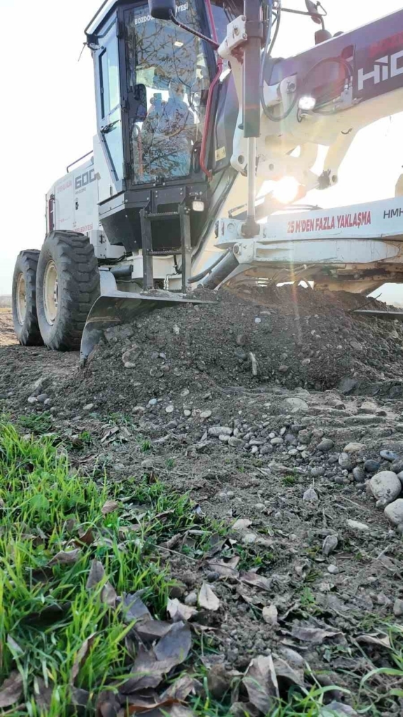 bozdogan belediyesinden ova yollarinda calisma fff79dc58860