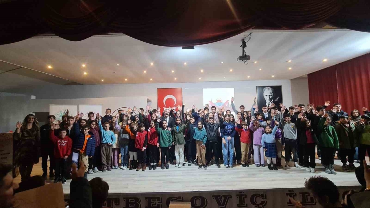 Efeler’de "Genç İrade" Dönemi: Öğrenci Meclisi Çözüm İçin Toplandı 5 Efeler’de “Genç İrade” Dönemi: Öğrenci Meclisi Çözüm İçin Toplandı