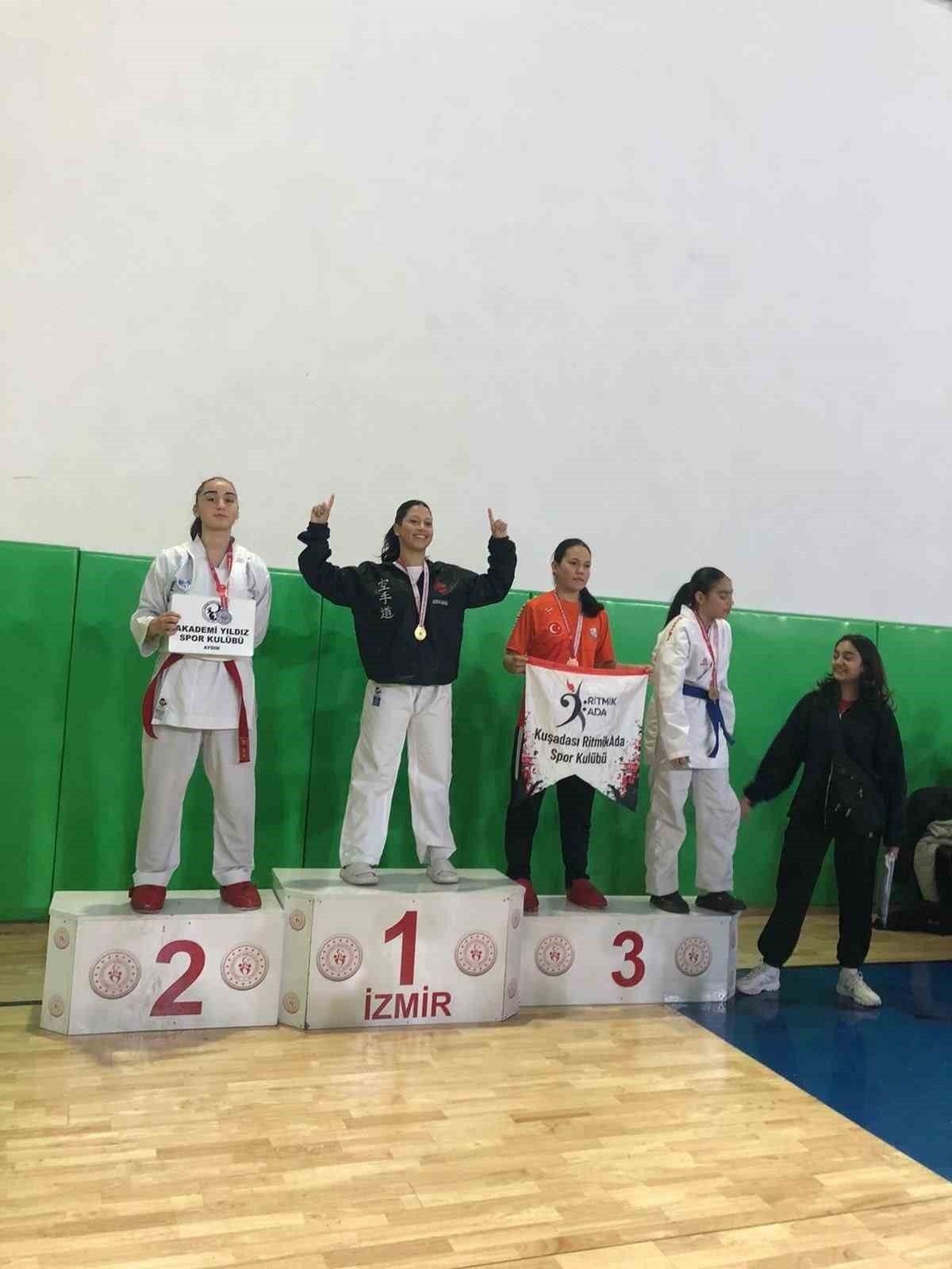 İzmir’de Efeler Rüzgarı: Karate Şampiyonası’nda Madalya Yağmuru!