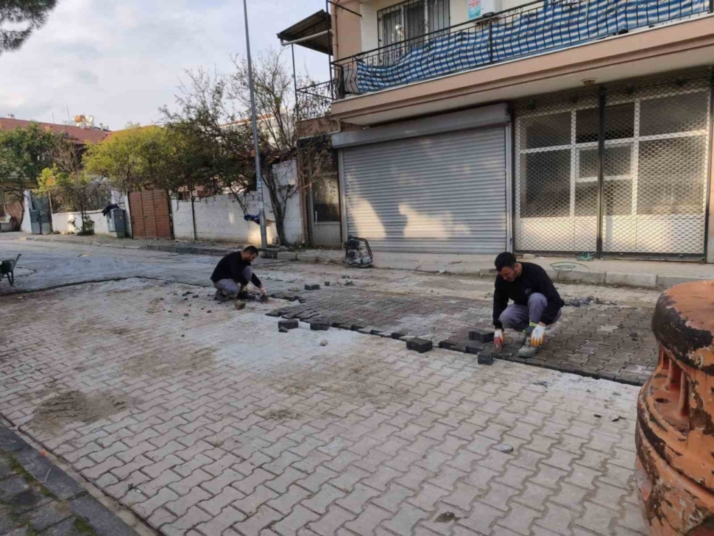 germencikte belediye ekiplerinin calismalari devam ediyor a070e389888e