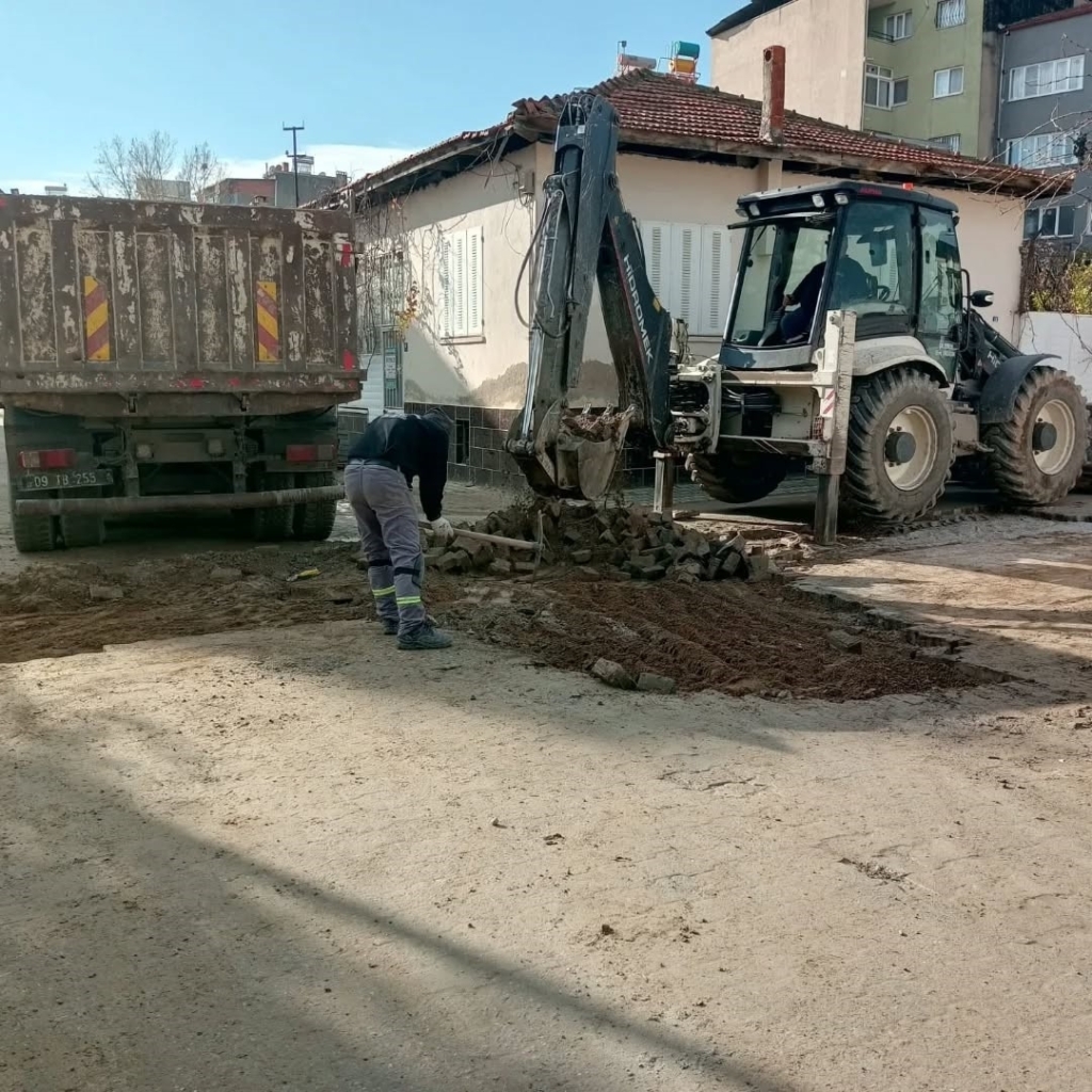 germencikte bozulan zeminler onarildi c566084fdb38