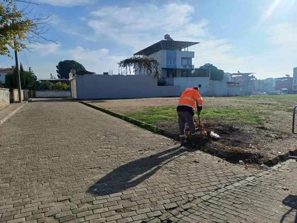 germencikte temizlik calismalari devam ediyor 739d98506073