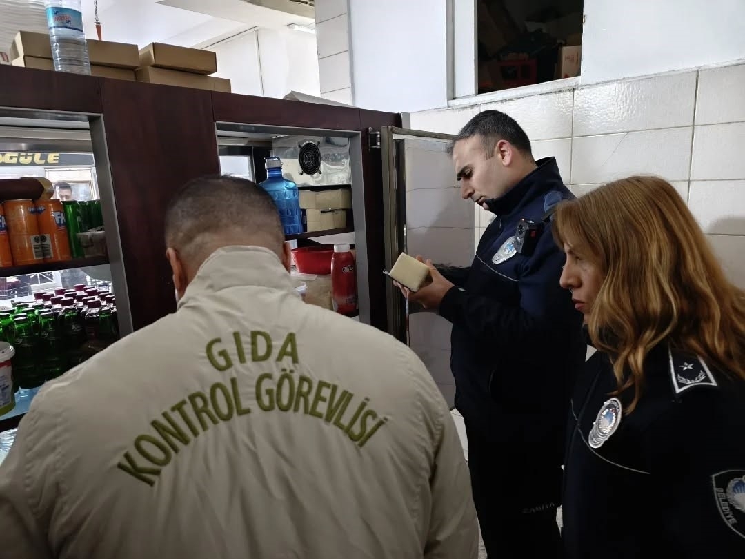 germencikteki gida isletmelerine saglik odakli denetim 82c6cf888582