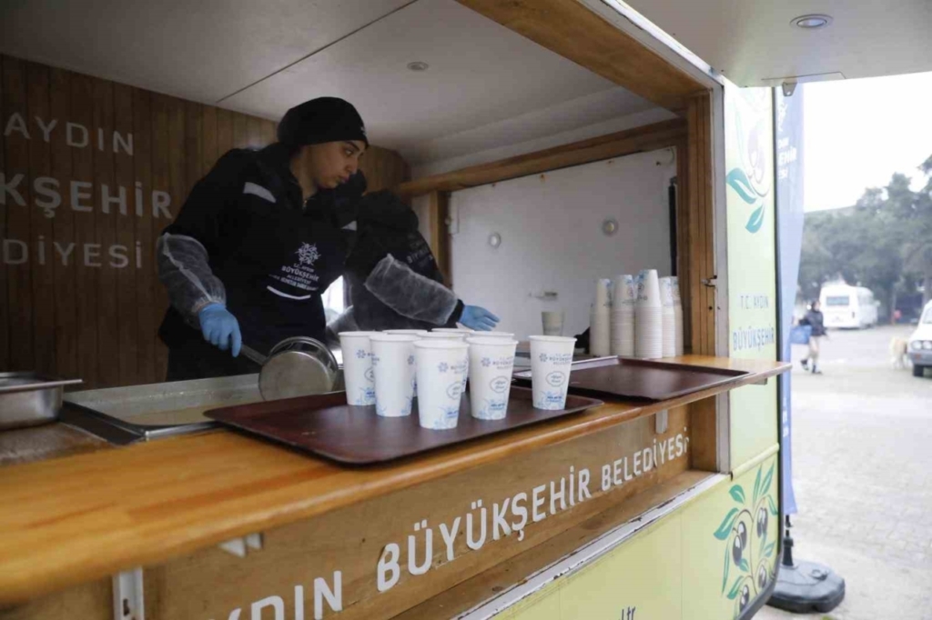 havalar sogudu buyuksehir sicak corba dagitimina basladi 4e1163e78dc1