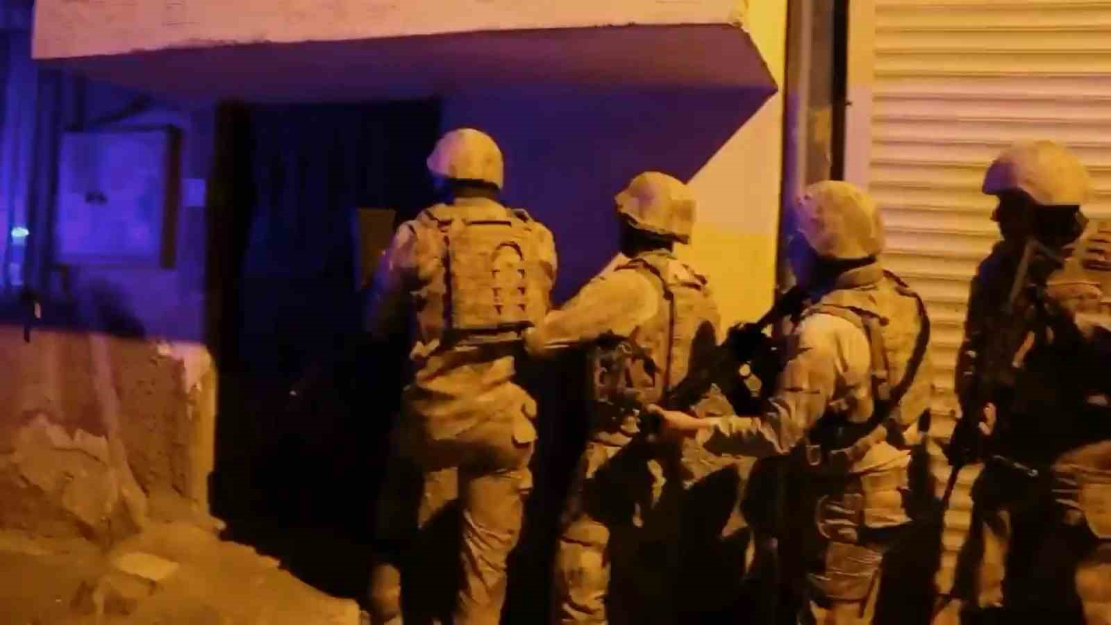 Aydın’da jandarmadan gece operasyonu! 6 kişi gözaltında
