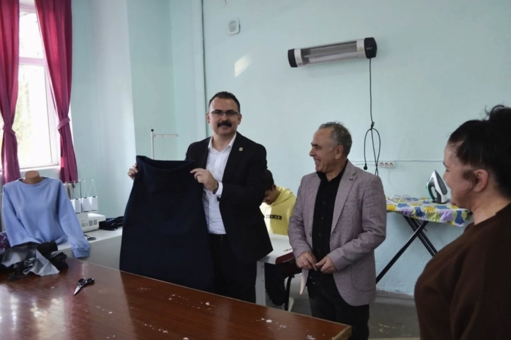 kaymakam ates halk egitim kursiyerleriyle bir araya geldi 4e29586ec285