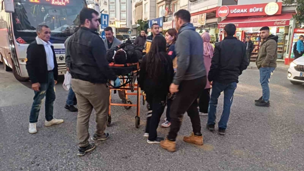Motosikletle otomobil çarpıştı: 1 yaralı 2 motosikletle otomobil carpisti 1 yarali 74e8fa300c0b