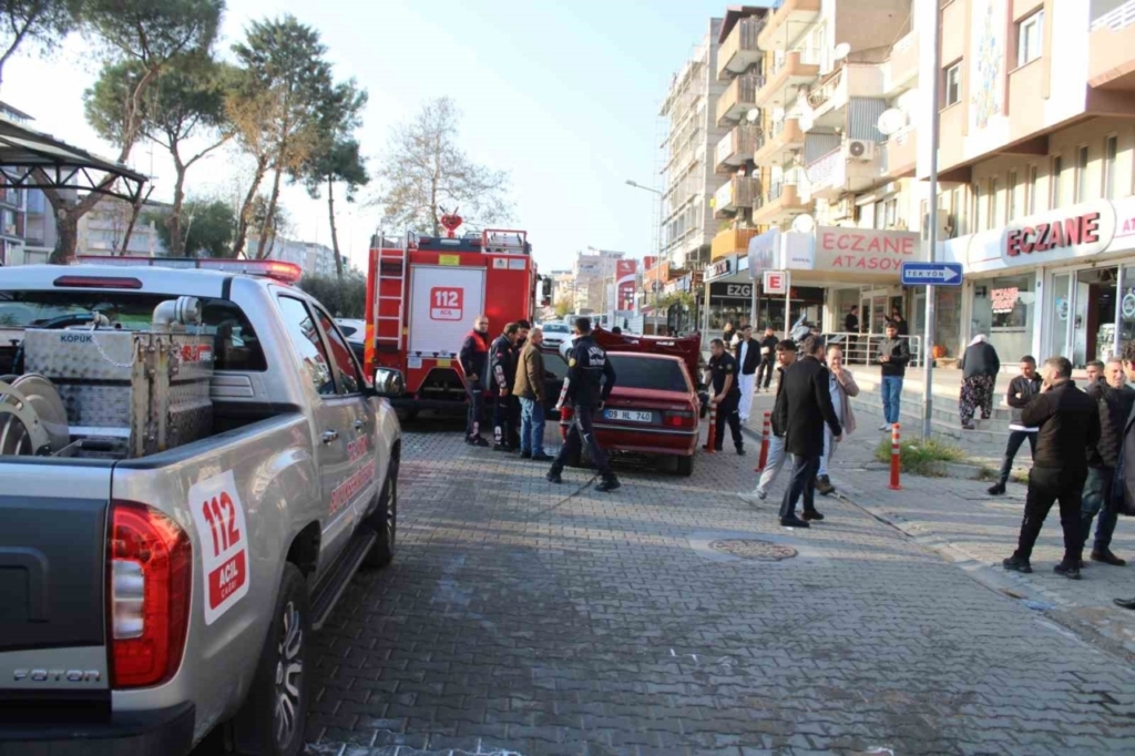 Otomobilden dumanlar yükseldi, ekipler harekete geçti 2 otomobilden dumanlar yukseldi ekipler harekete gecti 7f0cba25482a