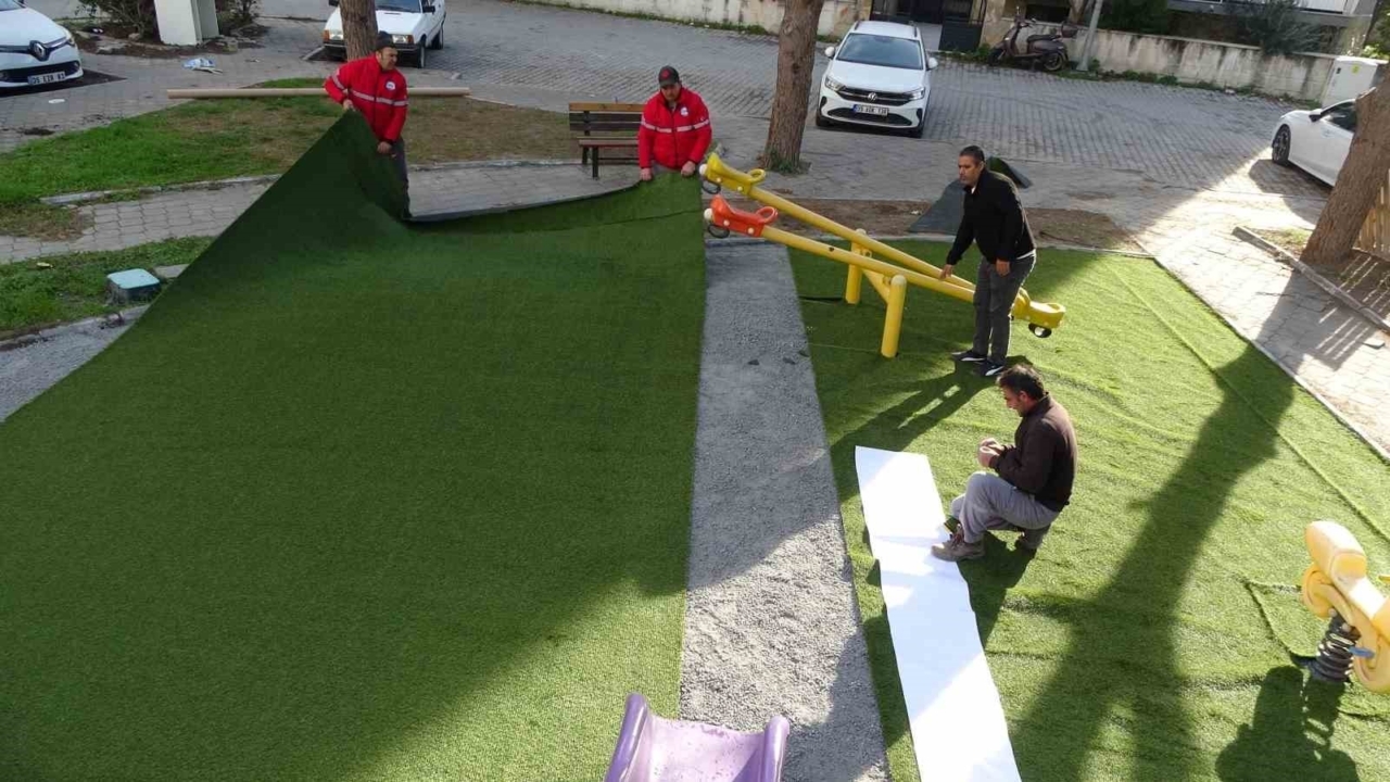 Söke Belediyesi’nin parklarda yenileme atağı devam ediyor 10 Söke Belediyesi’nin parklarda yenileme atağı devam ediyor