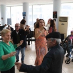 Söke Huzur Evi’nde erken yeni yıl kutlaması renkli geçti